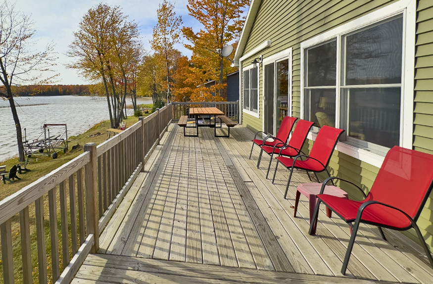 Curtis Michigan Cottage Rental on South Manistique Lake